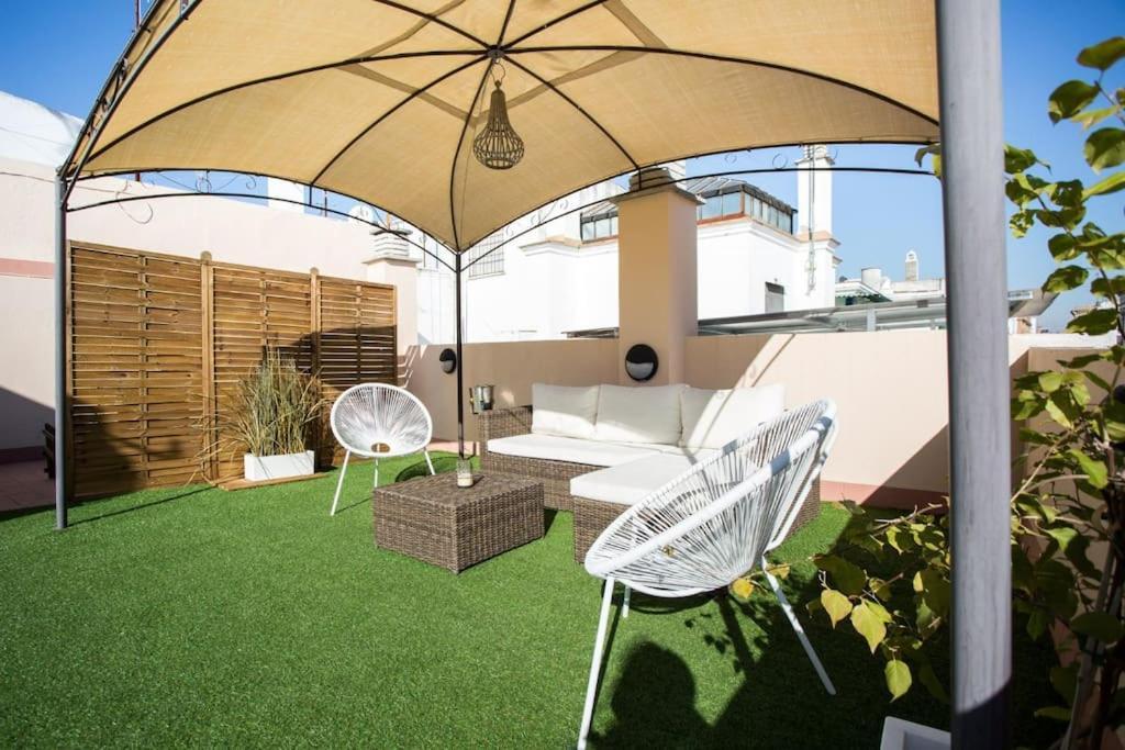 ESSE Ático. Precioso ático con terraza en pleno centro Sevilha Exterior foto